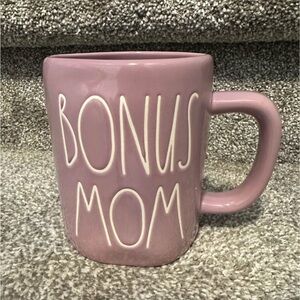 Rae Dunn Mauve 'Bonus Mom' Mug